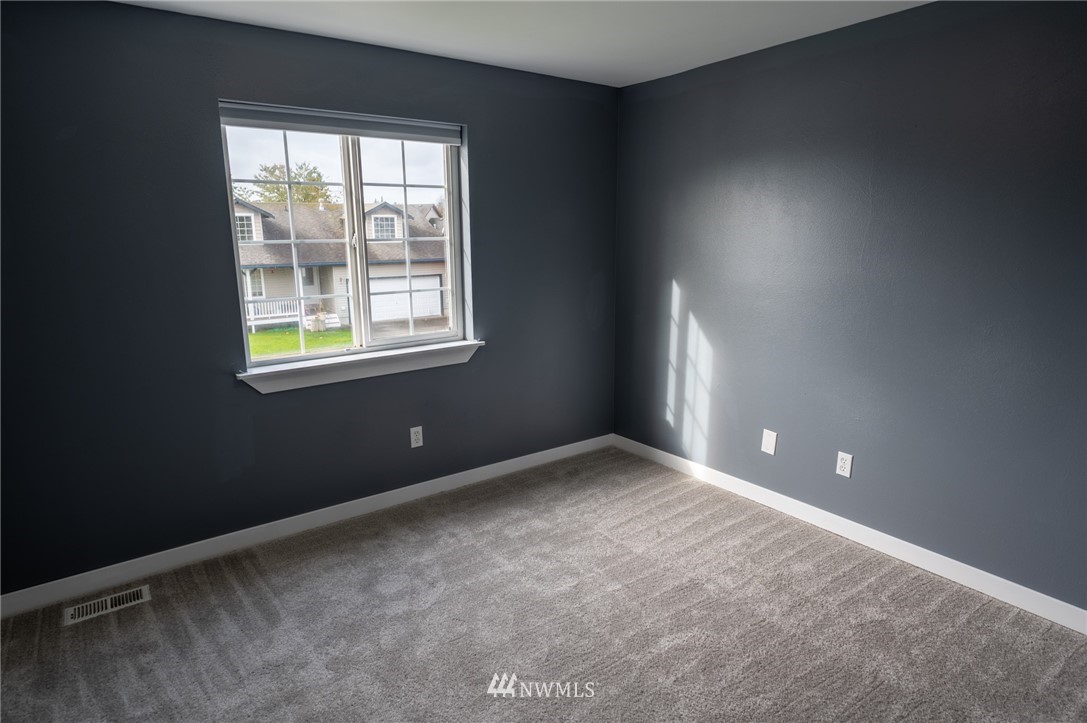 427 Rohrer Loop Sedro-Woolley, WA 98284 - Photo 24 of 36 an empty room with a window
