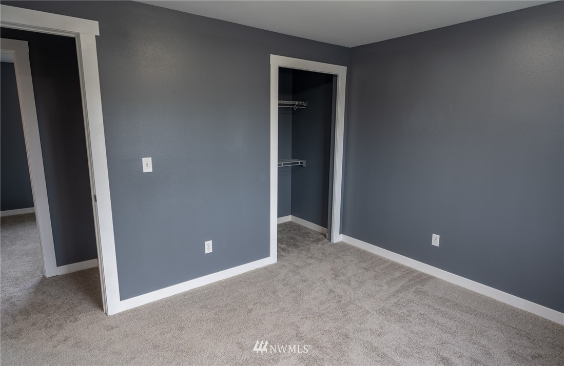 427 Rohrer Loop Sedro-Woolley, WA 98284 - Photo 27 of 36 an empty room and closet