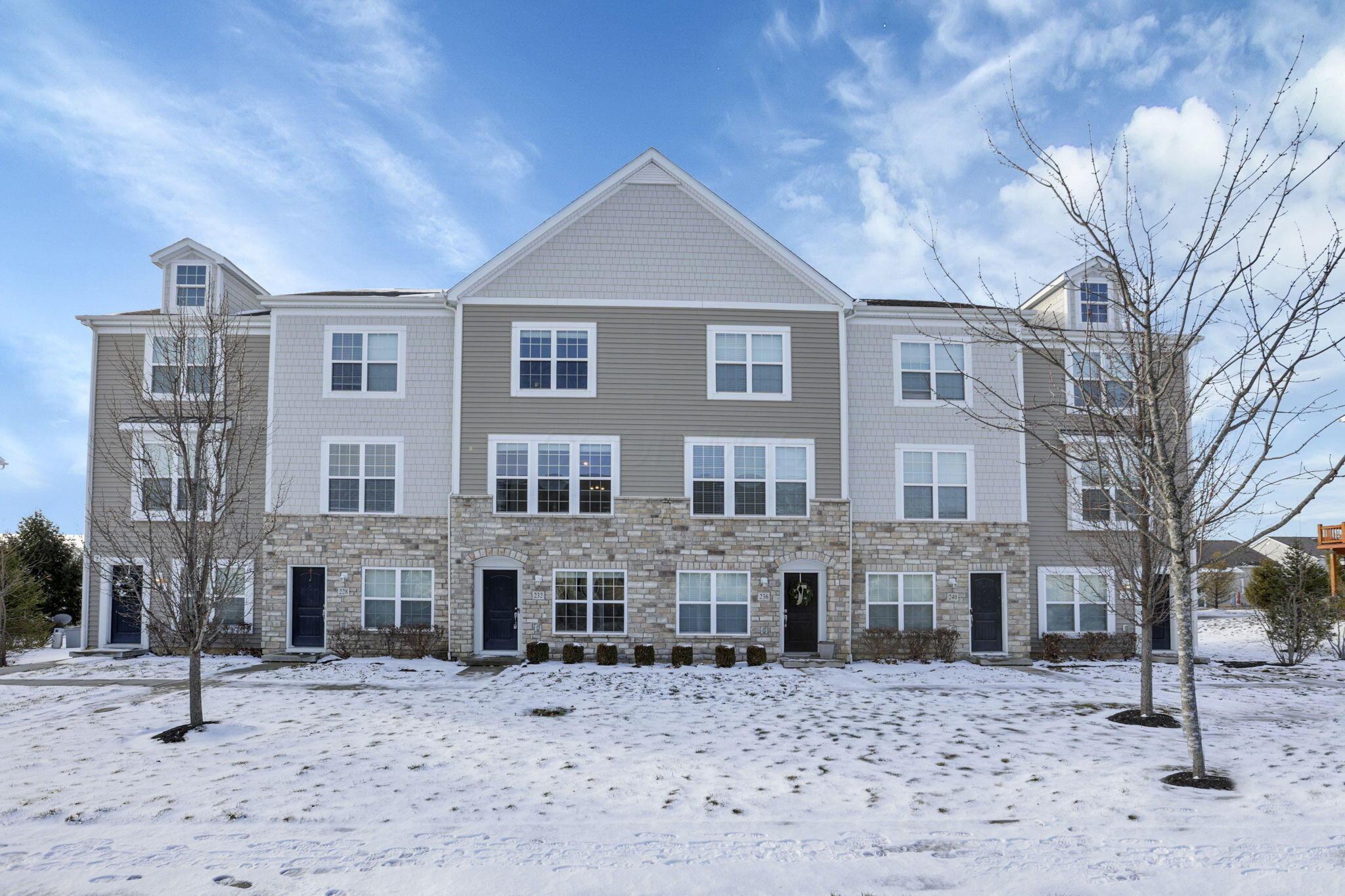 232 Autumn Ridge Circle Pickerington, OH 43147 - Photo 3 of 47 Front View of Condo