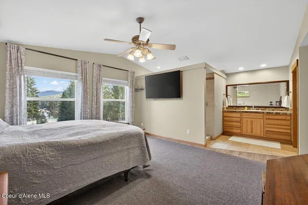 $545,000 | 33885 North Moonbeam Court, Bayview, ID 83803