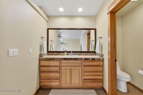 $545,000 | 33885 North Moonbeam Court, Bayview, ID 83803