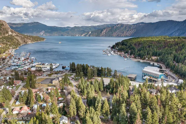 $545,000 | 33885 North Moonbeam Court, Bayview, ID 83803