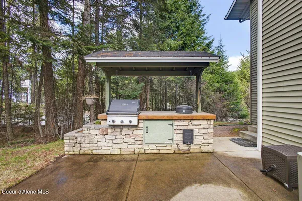 $545,000 | 33885 North Moonbeam Court, Bayview, ID 83803