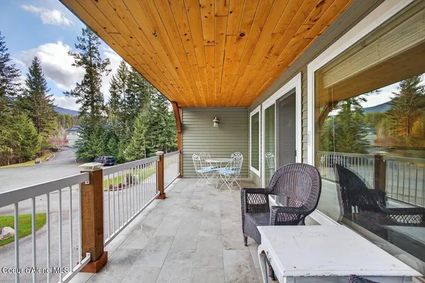 $545,000 | 33885 North Moonbeam Court, Bayview, ID 83803