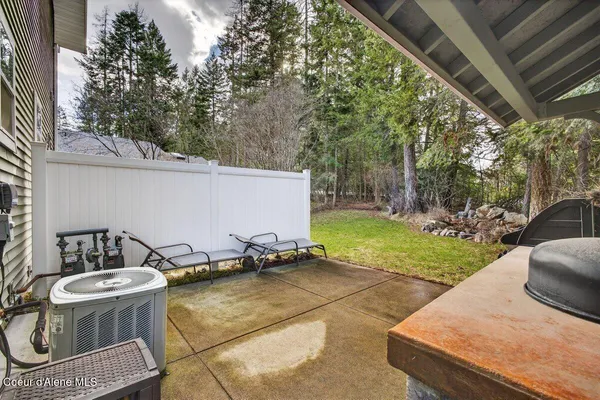 $545,000 | 33885 North Moonbeam Court, Bayview, ID 83803