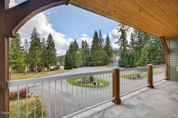 $545,000 | 33885 North Moonbeam Court, Bayview, ID 83803