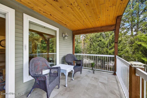 $545,000 | 33885 North Moonbeam Court, Bayview, ID 83803