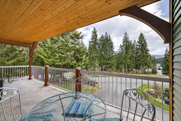 $545,000 | 33885 North Moonbeam Court, Bayview, ID 83803