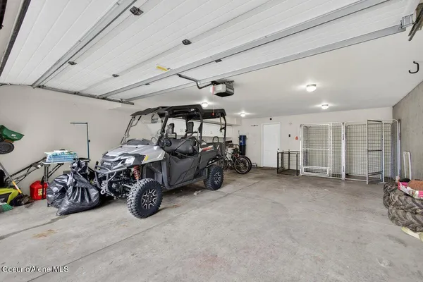 $545,000 | 33885 North Moonbeam Court, Bayview, ID 83803