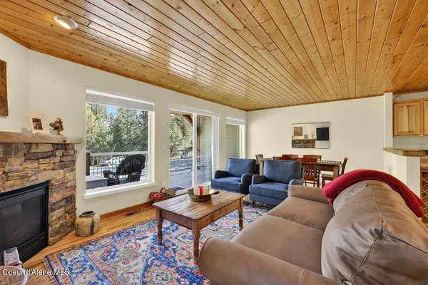 $545,000 | 33885 North Moonbeam Court, Bayview, ID 83803