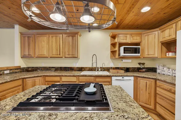 $545,000 | 33885 North Moonbeam Court, Bayview, ID 83803