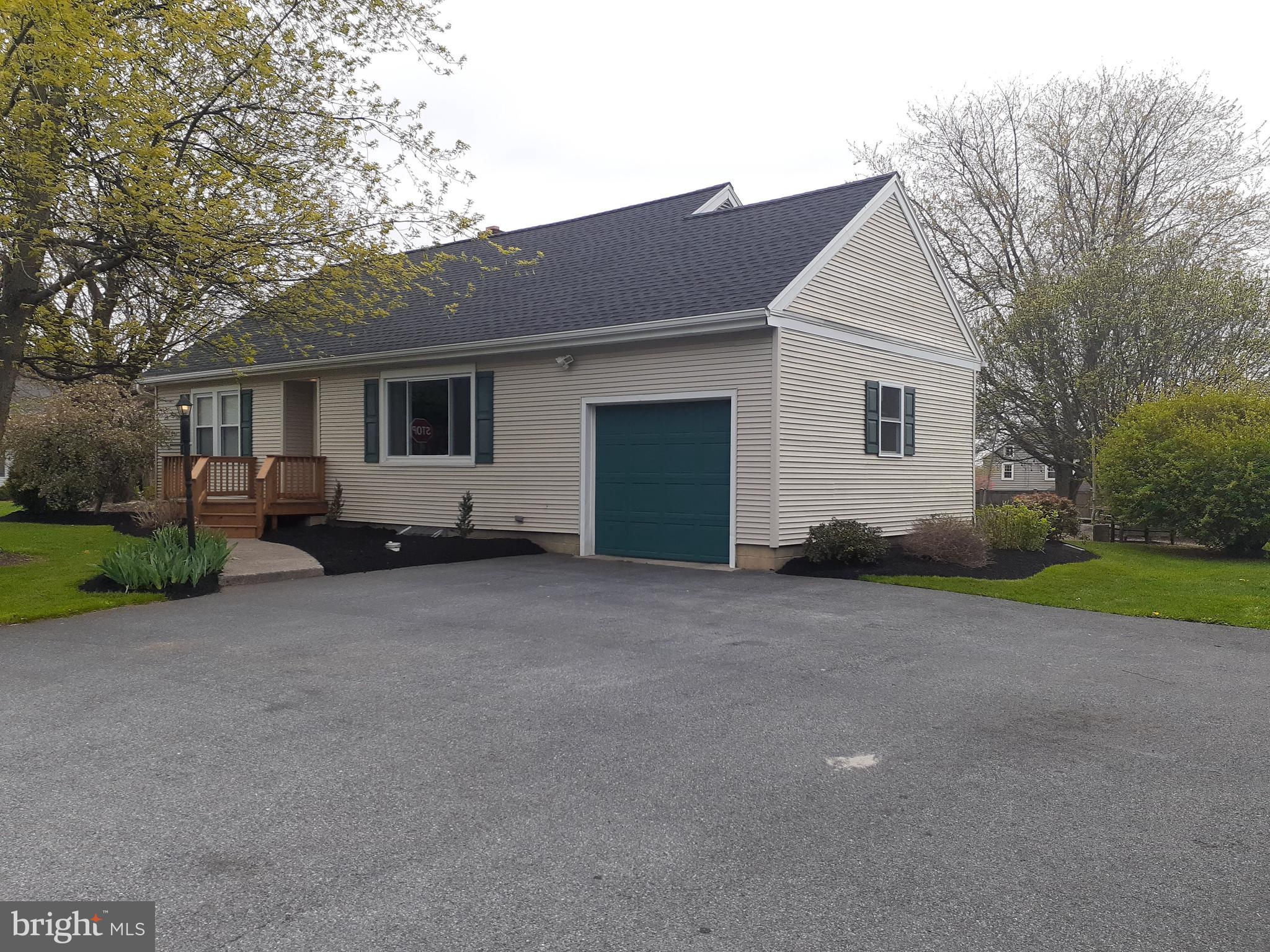 4 Bomberger Road Lititz, PA 17543 - Photo 1 of 29