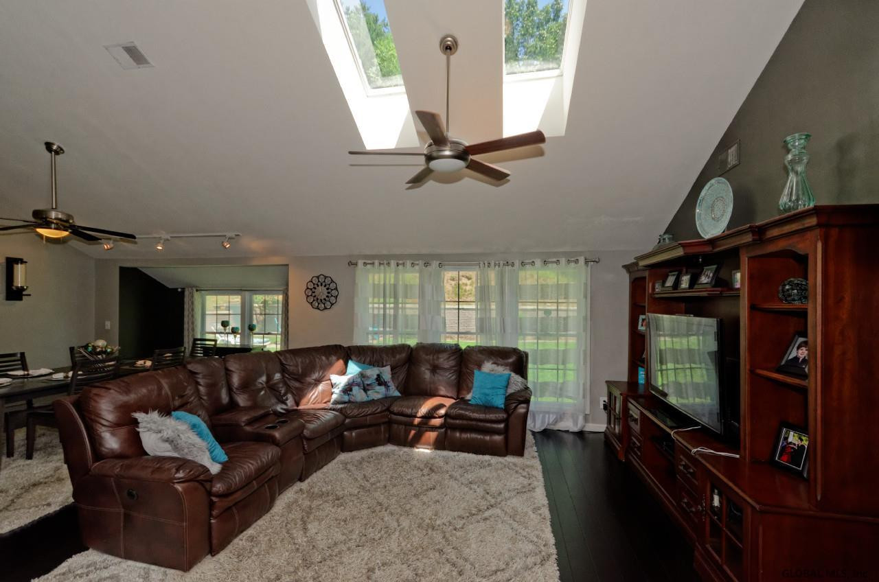 28 Glade Mallow Road Malta, NY 12020 - Photo 5 of 25 Photo 5