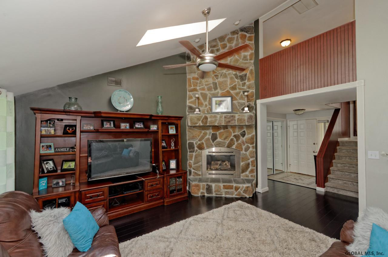 28 Glade Mallow Road Malta, NY 12020 - Photo 7 of 25 Photo 7