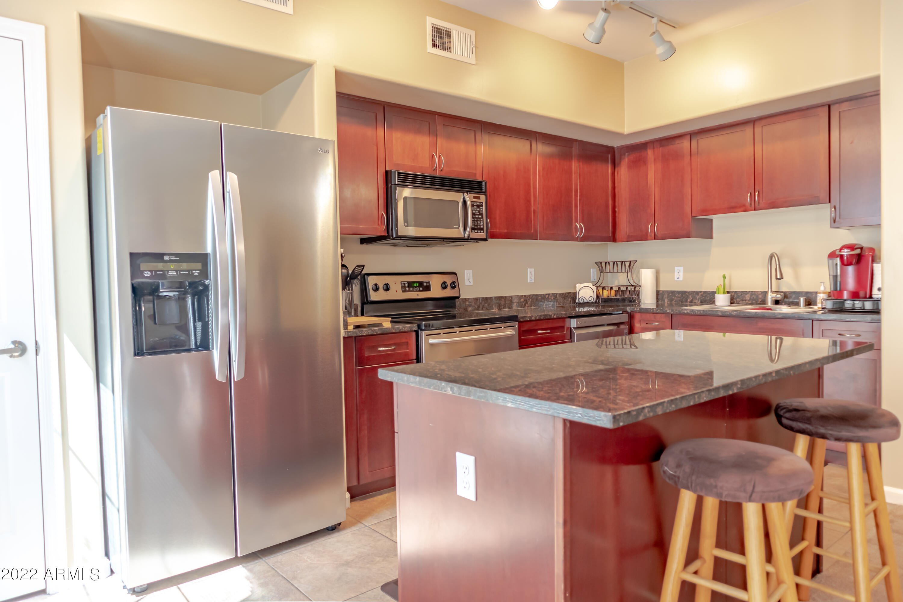 1920 East Bell Road, Unit 1107 Phoenix, AZ 85022 - Photo 9 of 16 Kitchen
