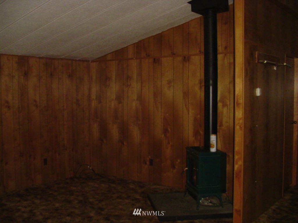 383 Nelson Road Rochester, WA 98579 - Photo 7 of 15