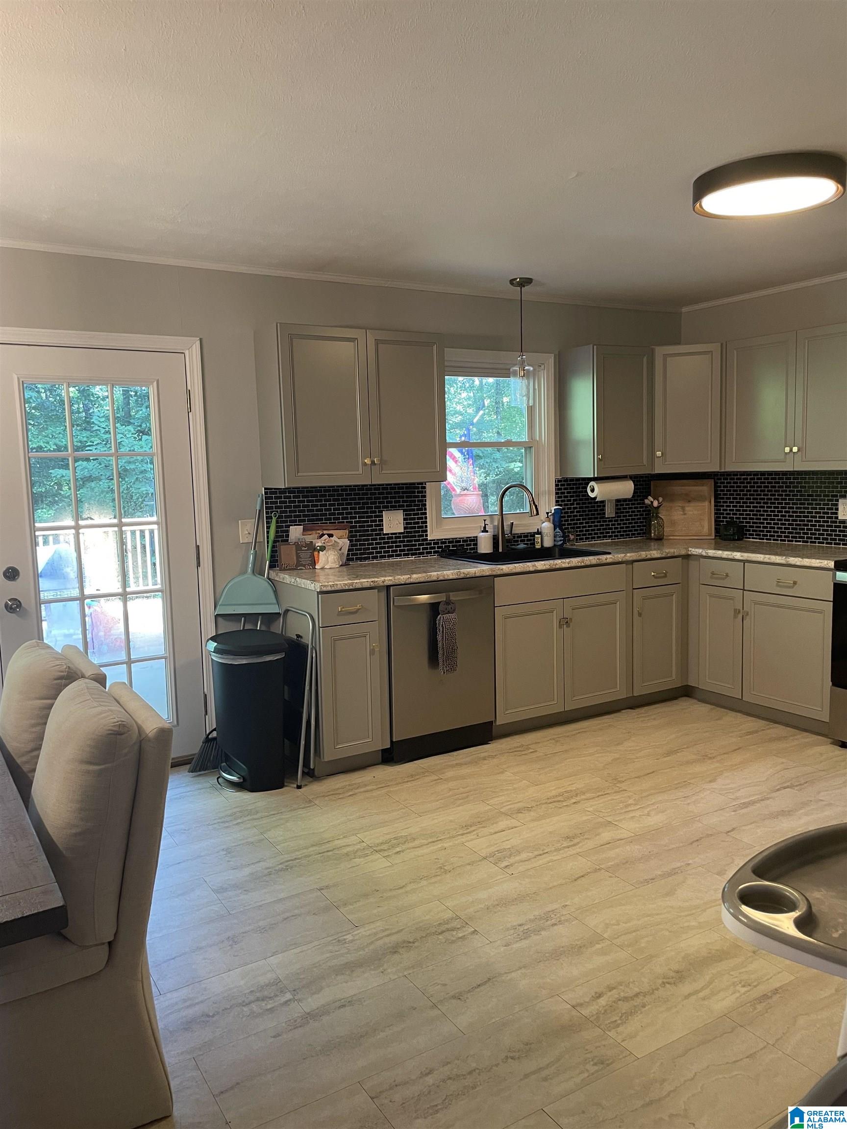 161 Spring Trail Warrior, AL 35180 - Photo 8 of 32
