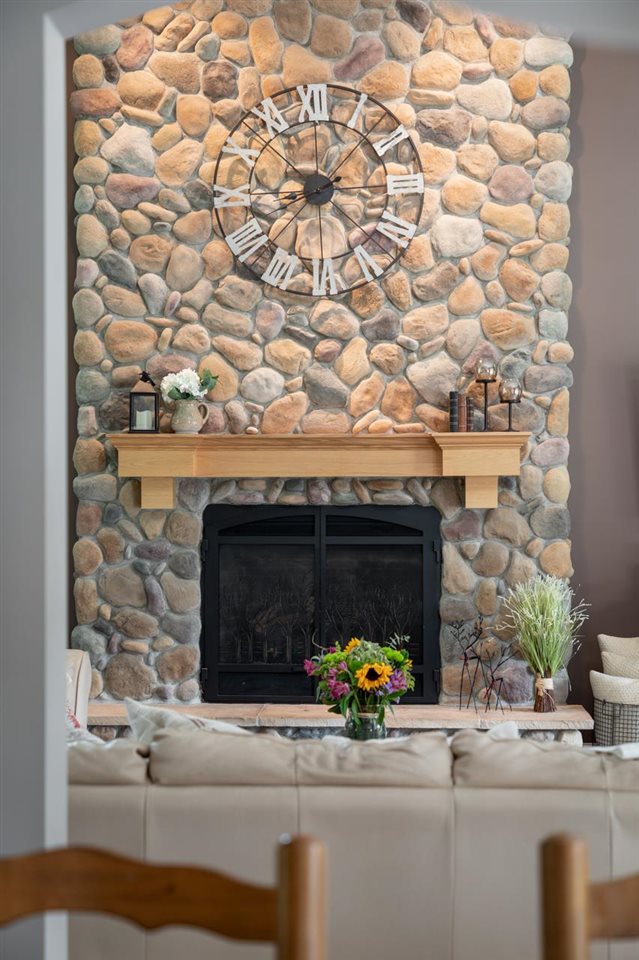 9701 Crescent Shores Road Traverse City, MI 49685 - Photo 8 of 49 1892215-7.JPG