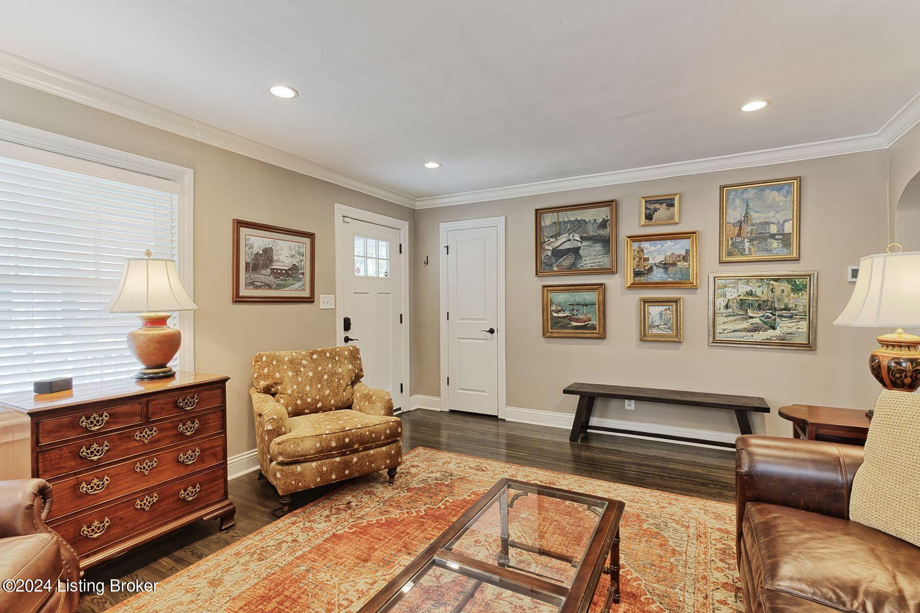 411 Iola Road Louisville, KY 40207 - Photo 4 of 40 photo_online_004