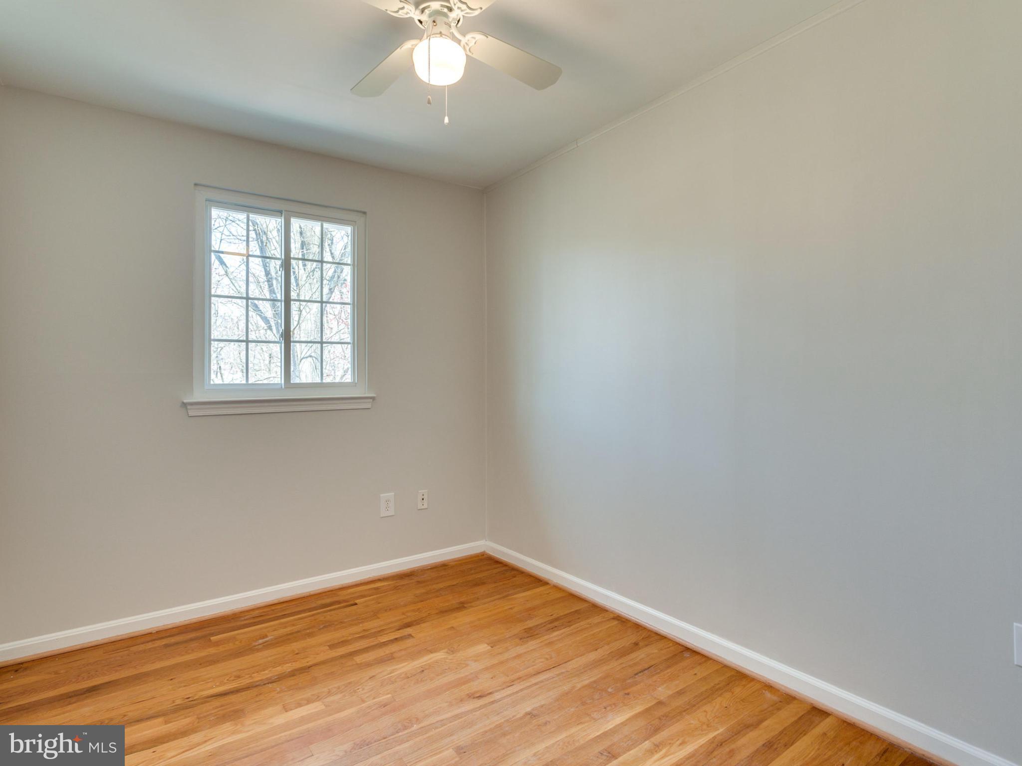 8141 Edmonton Court Springfield, VA 22152 - Photo 18 of 30 Bedroom 1
