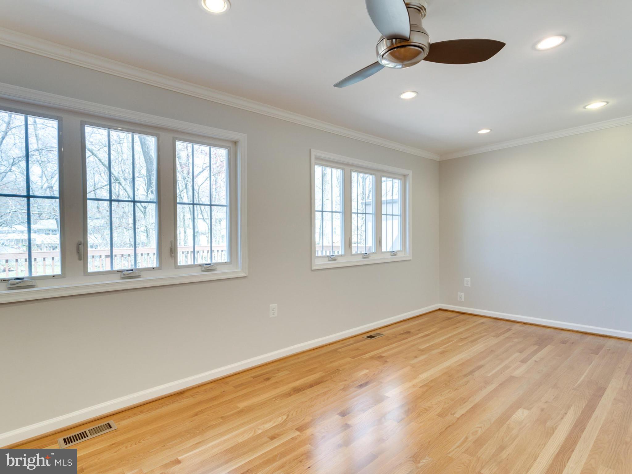 8141 Edmonton Court Springfield, VA 22152 - Photo 8 of 30 Family Room