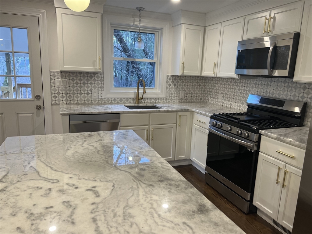 71 Tamarack Road Westwood, MA 02090 - Photo 6 of 16