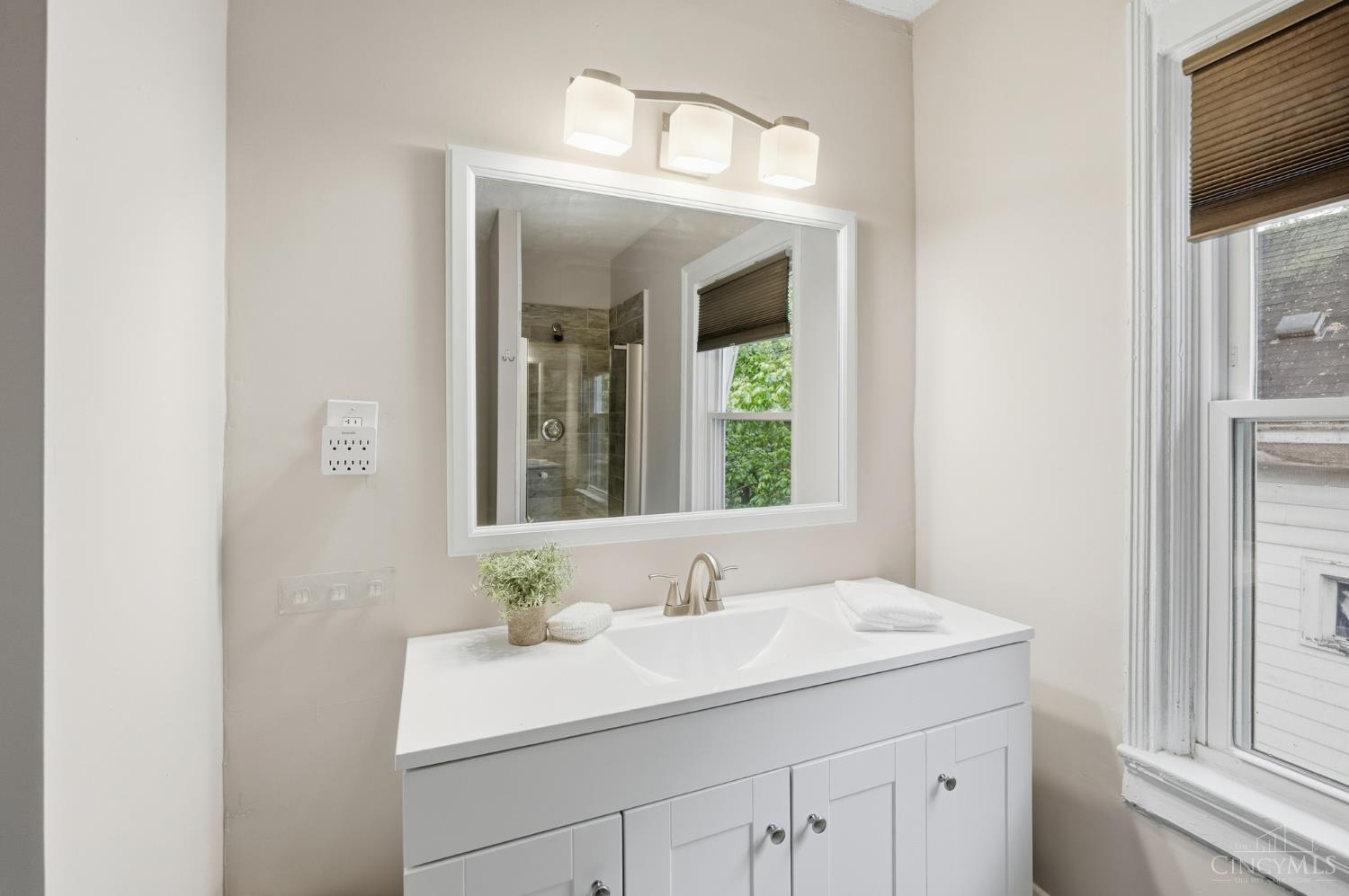 6116 Roe Street Cincinnati, OH 45227 - Photo 31 of 58 Gallery Image 31