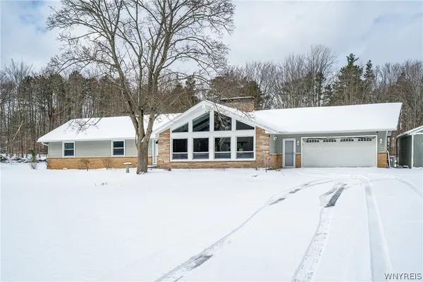 $549,900 | 5242 McKinley Parkway, Hamburg, NY 14075