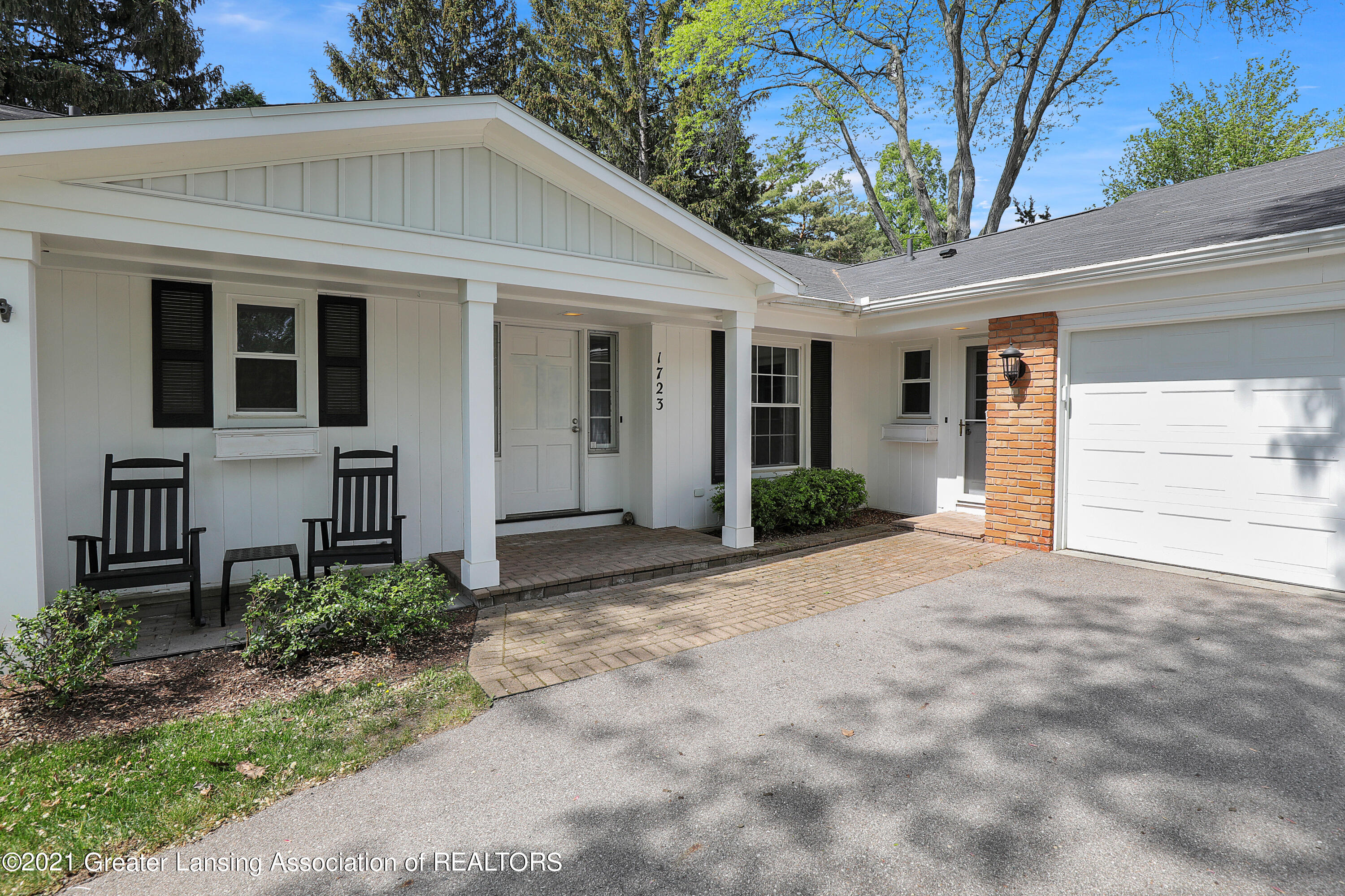 1723 Old Mill Road East Lansing, MI 48823 - Photo 3 of 32 Porch