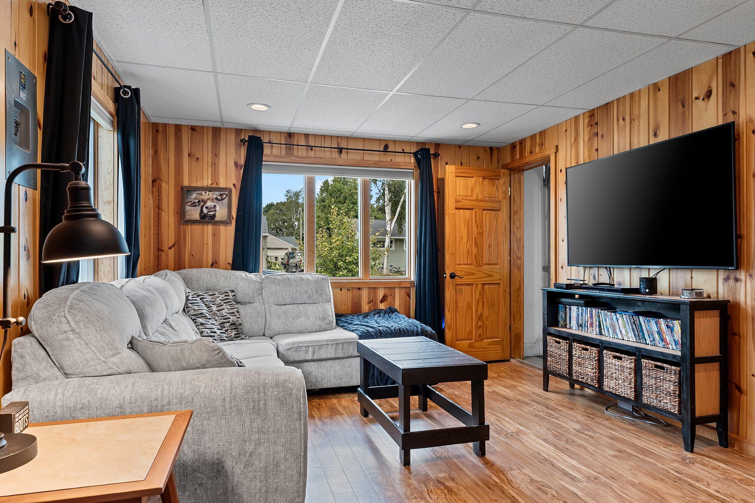 033-23099thPlace-TwoRivers-WI-54241-SMAL