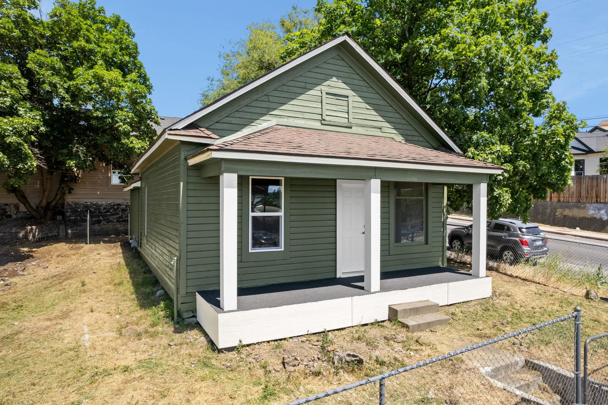 1604 West Maxwell Avenue Spokane, WA 99201 - Photo 1 of 21