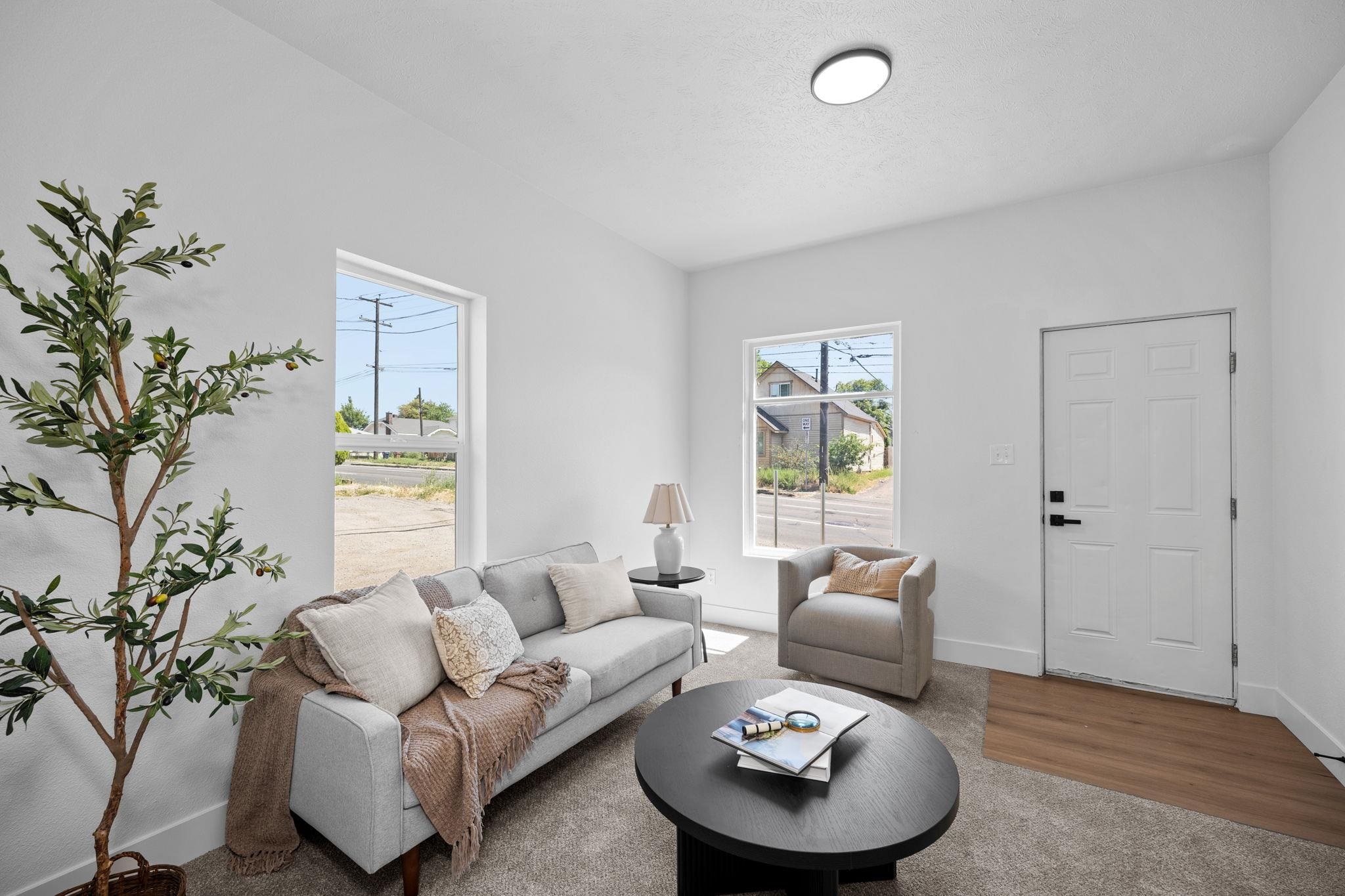 1604 West Maxwell Avenue Spokane, WA 99201 - Photo 2 of 21