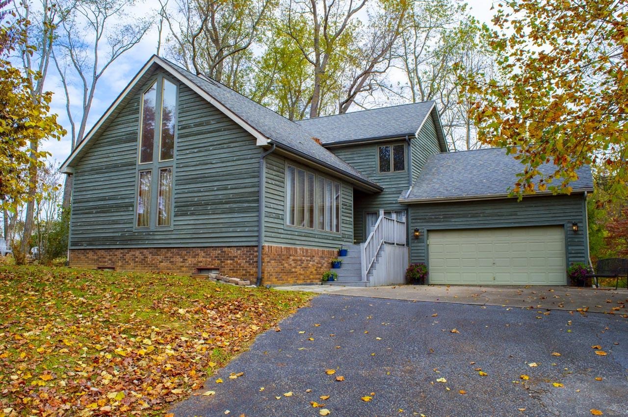 154 Dorothy Lane Raceland, KY 41169 - Photo 1 of 1
