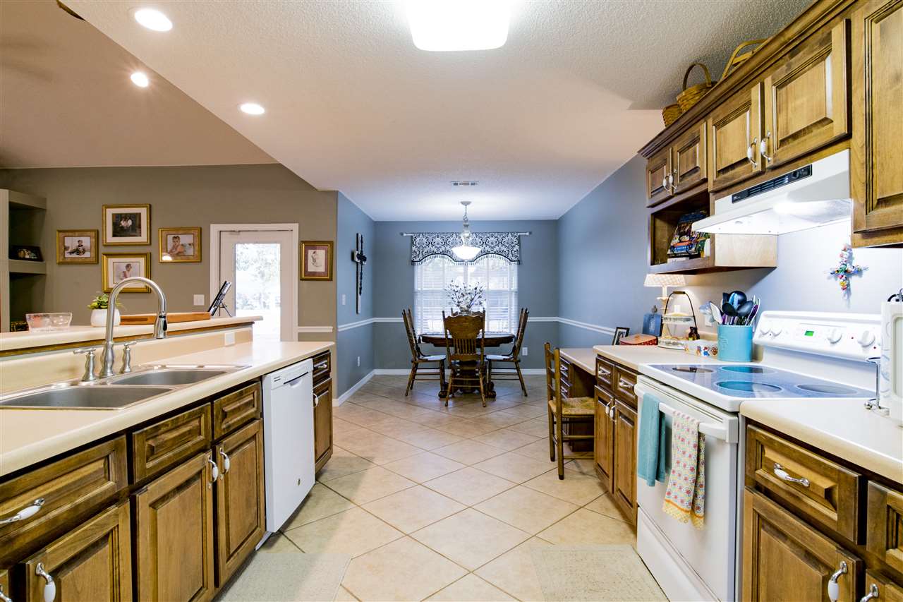11108 Starling Court Lillian, AL 36549 - Photo 8 of 24 Kitchen