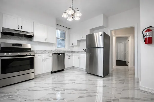 $2,750 | 304 Fulton Avenue, Unit 2, Jersey City, NJ 07305