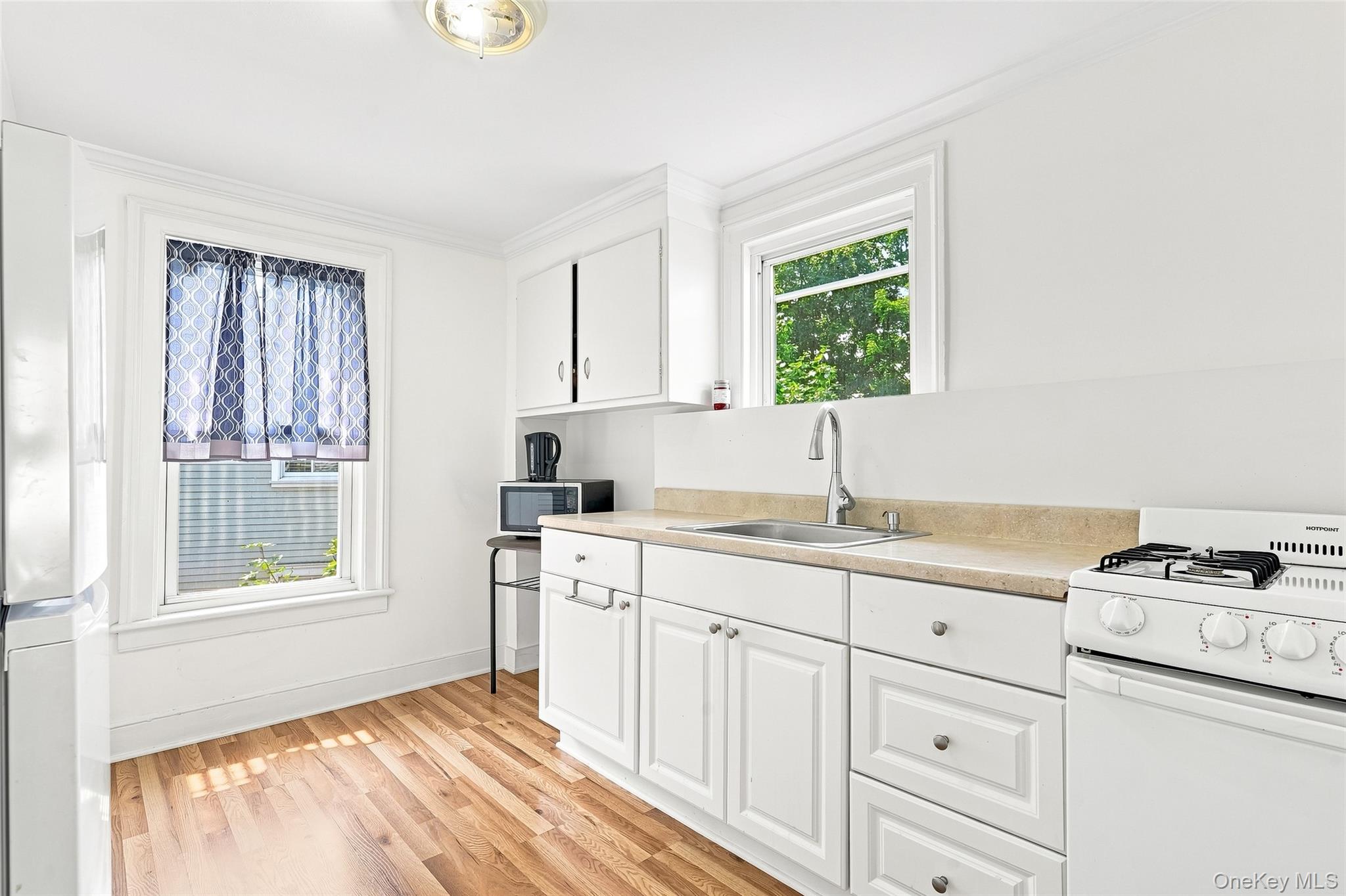1095 Boston Post Road Rye, NY 10580 - Photo 10 of 23 Second Flr Unit: Kitchen