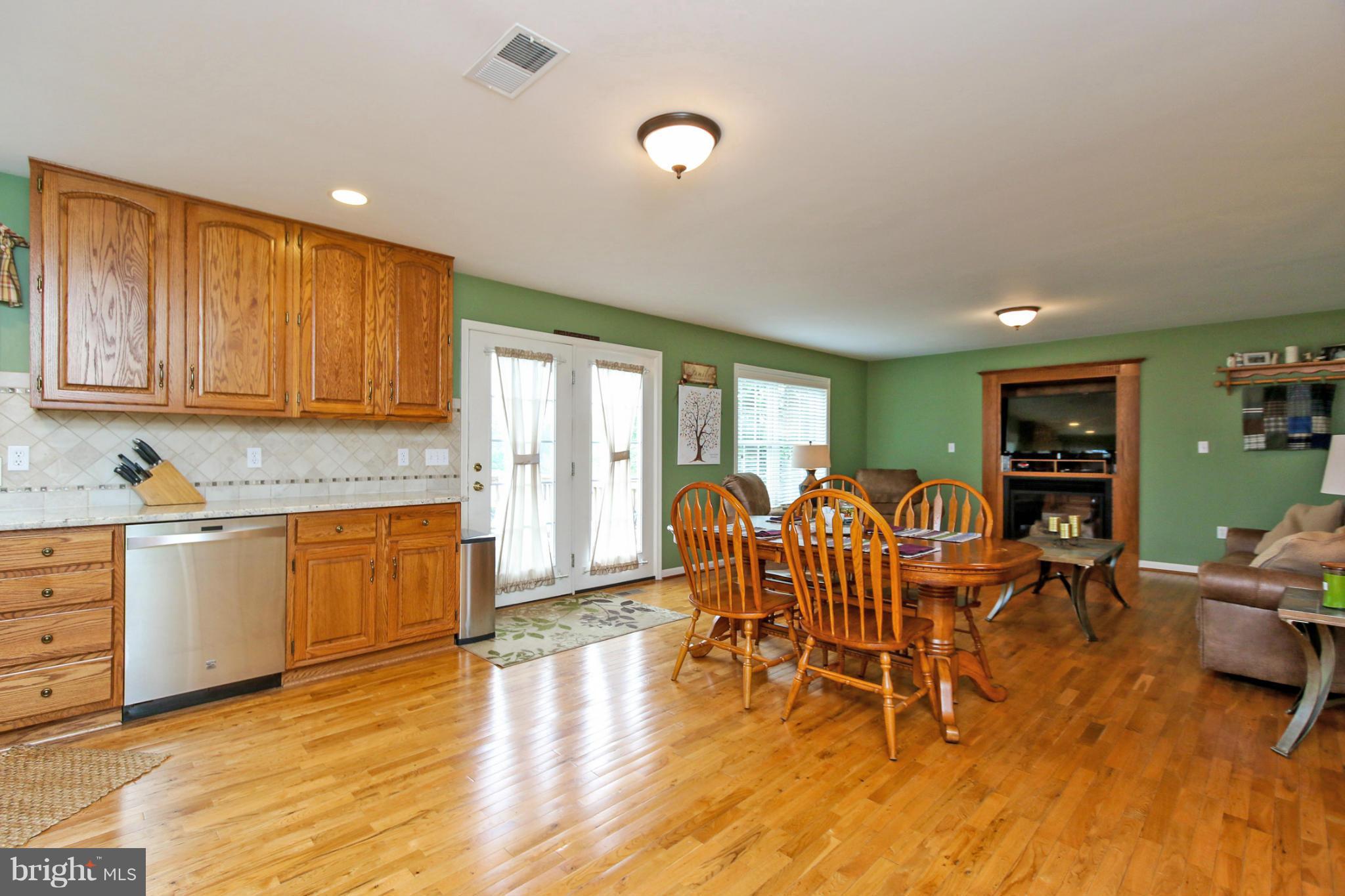 211 Goodwins Quarry Road Westminster, MD 21157 - Photo 10 of 30 Breakfast Area