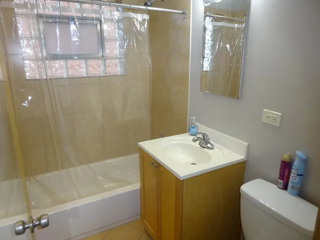 $1,650 | 6636 North Harlem Avenue, Unit 2W, Chicago, IL 60631