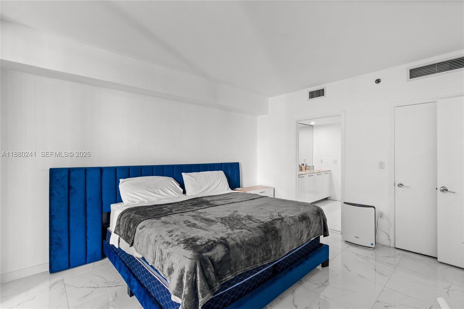 55 Southeast 6th Street, Unit 1203 Miami, FL 33131 - Photo 3 of 15