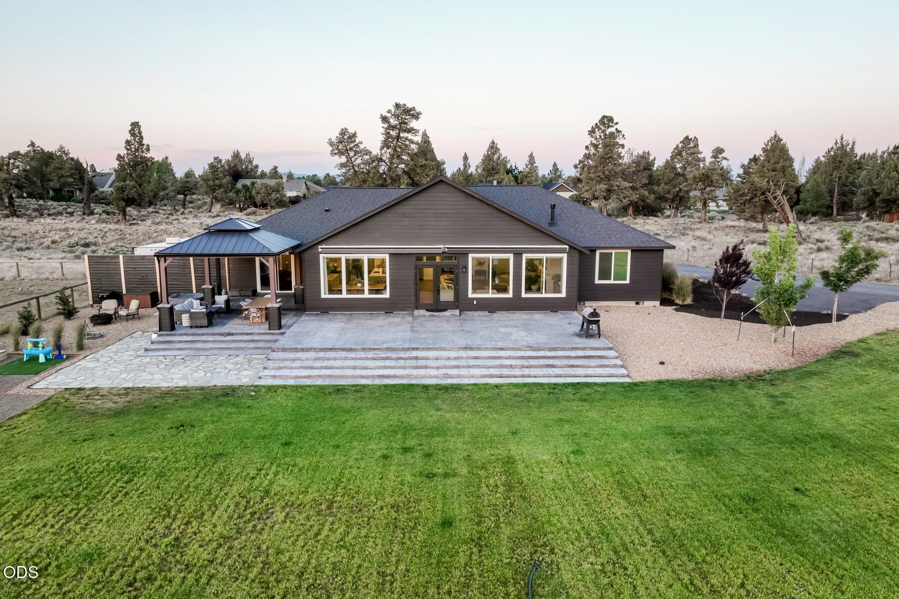 64794 Hunnell Road Bend, OR 97703 - Photo 34 of 51