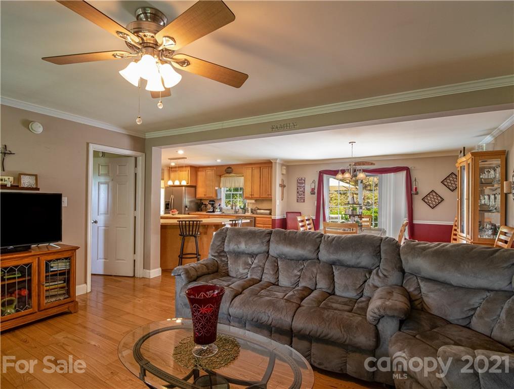 79 Long Branch Road Marshall, NC 28753 - Photo 16 of 38 Gallery Image 16