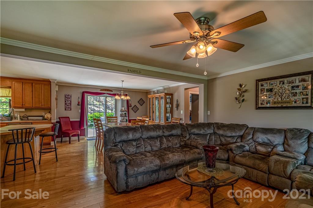 79 Long Branch Road Marshall, NC 28753 - Photo 17 of 38 Gallery Image 17