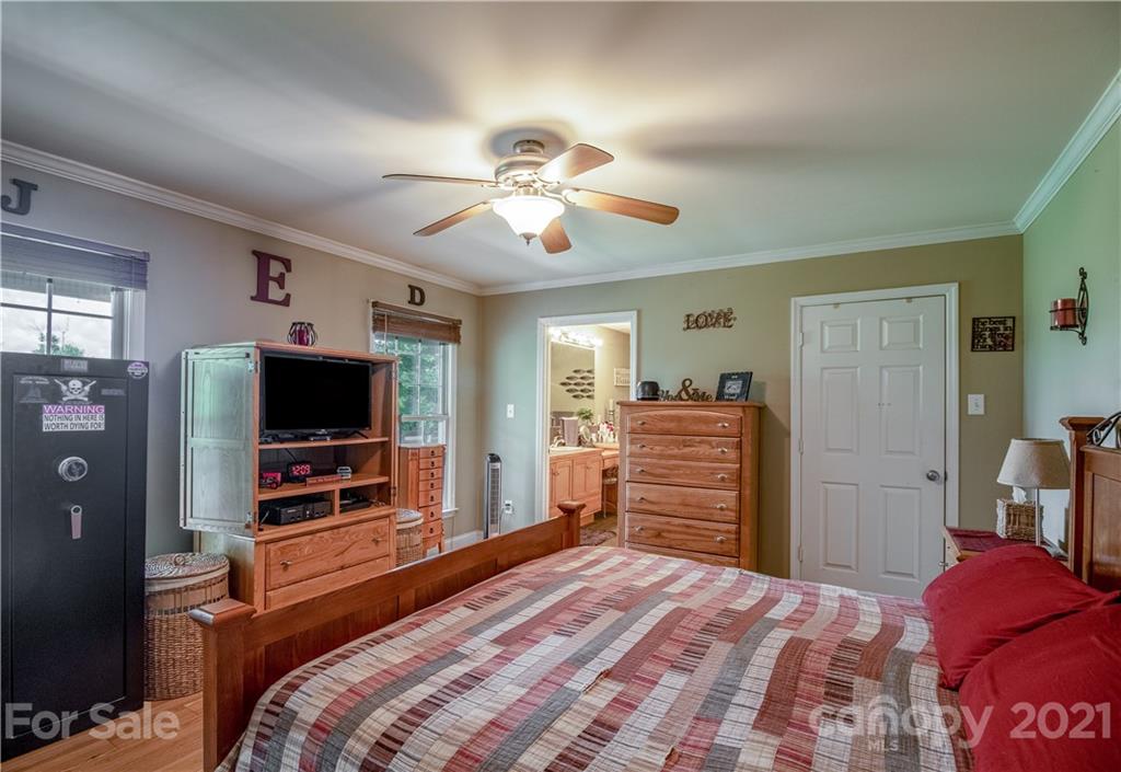 79 Long Branch Road Marshall, NC 28753 - Photo 27 of 38 Gallery Image 27