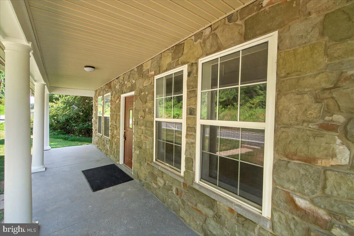 6215 South Clifton Road Braddock Heights, MD 21703 - Photo 3 of 46