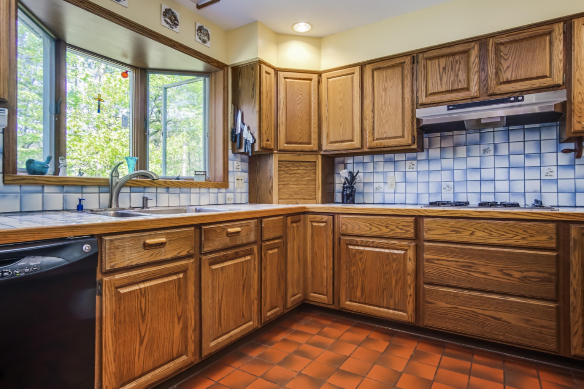 16525 Riley Street Holland, MI 49424 - Photo 7 of 41 DSC04935Blended