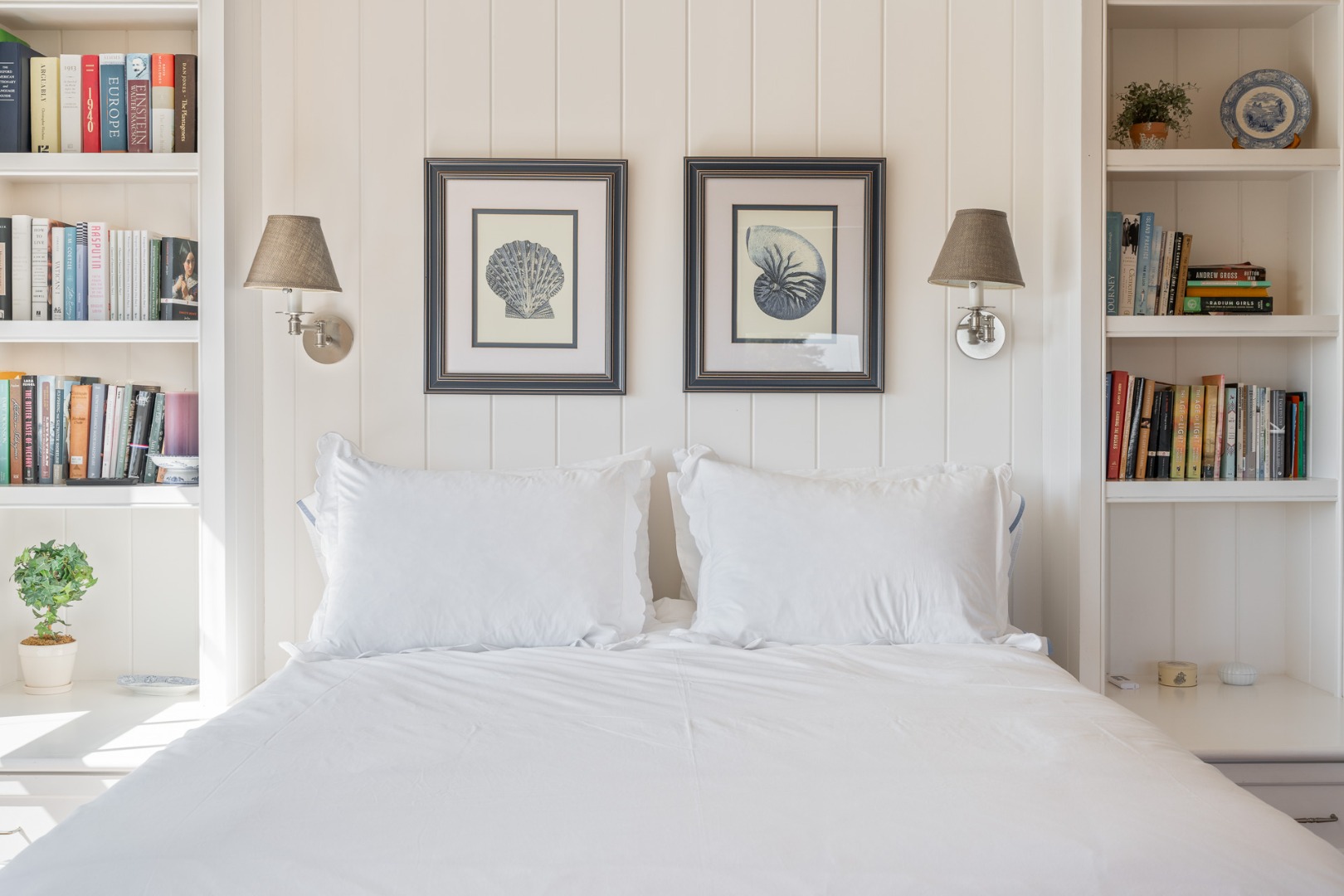 5 Surrey Avenue Nantucket, MA 02554 - Photo 12 of 26 Primary Bedroom