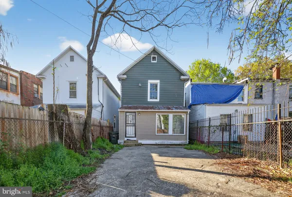 $2,300 | 3309 Martin Luther King Jr Avenue Southeast, Washington, DC 20032