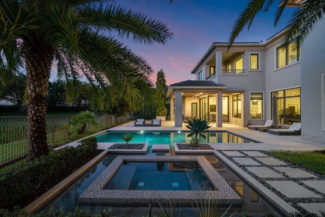 17542 Cadena Drive Boca Raton, FL 33496 - Photo 35 of 54 backyardeast