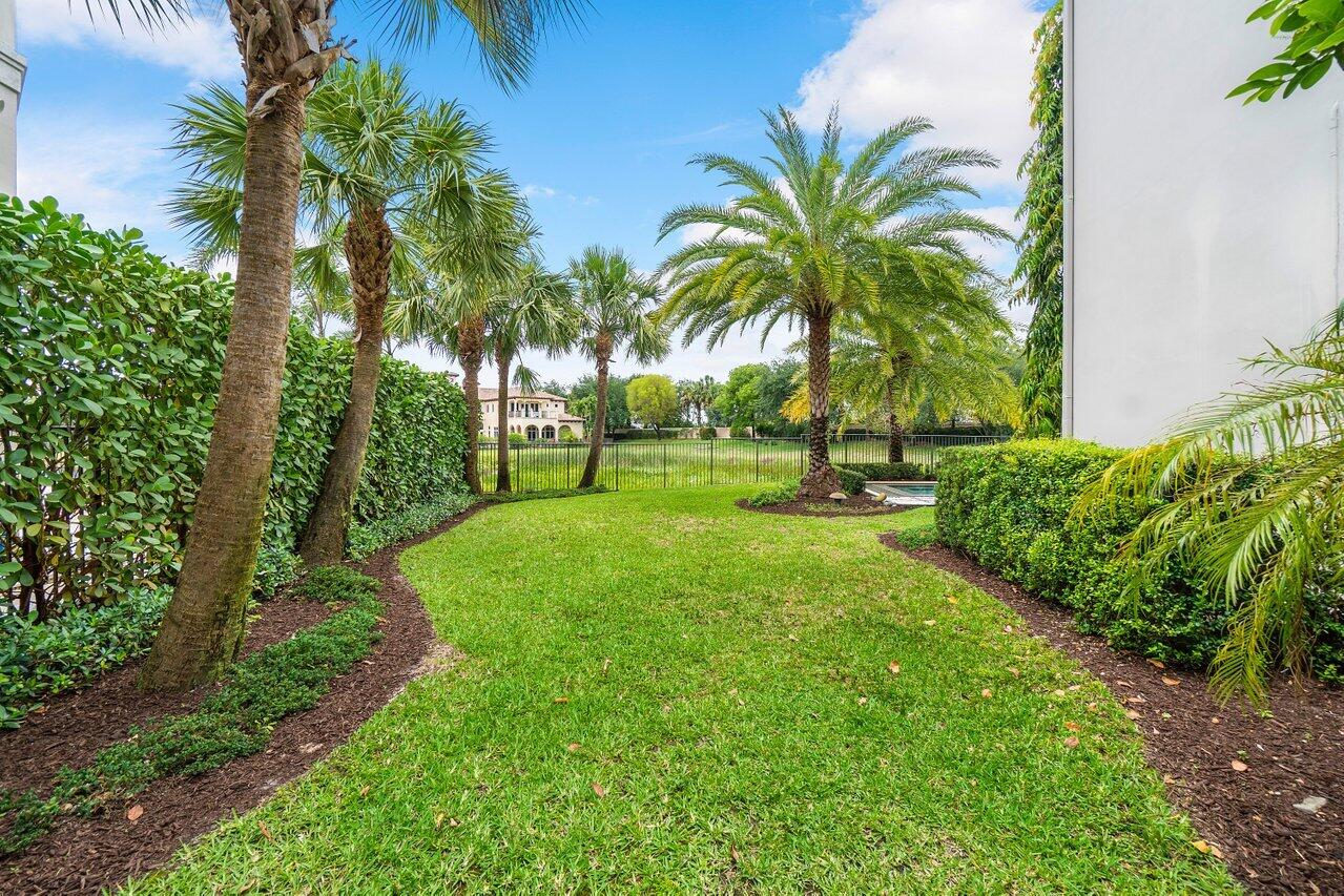 17542 Cadena Drive Boca Raton, FL 33496 - Photo 39 of 54 sideyard