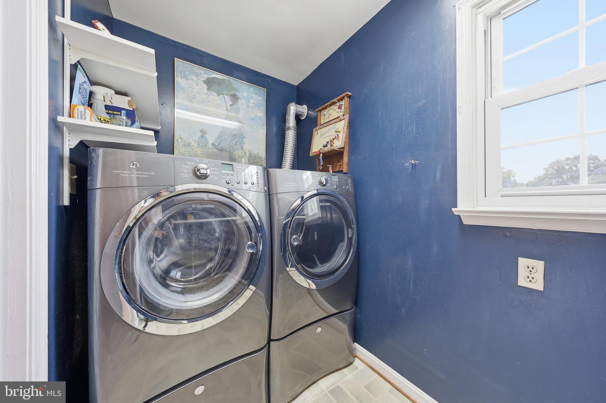 325 East Mountain Road Knoxville, MD 21758 - Photo 36 of 54 Laundry Room